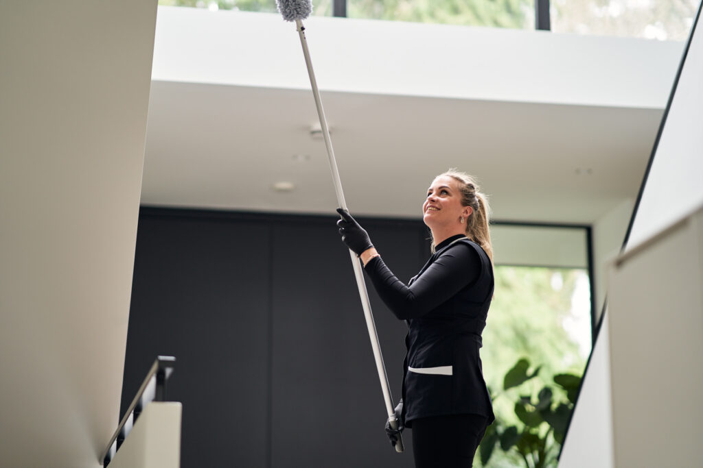 afbeelding schoonmaakster starclean